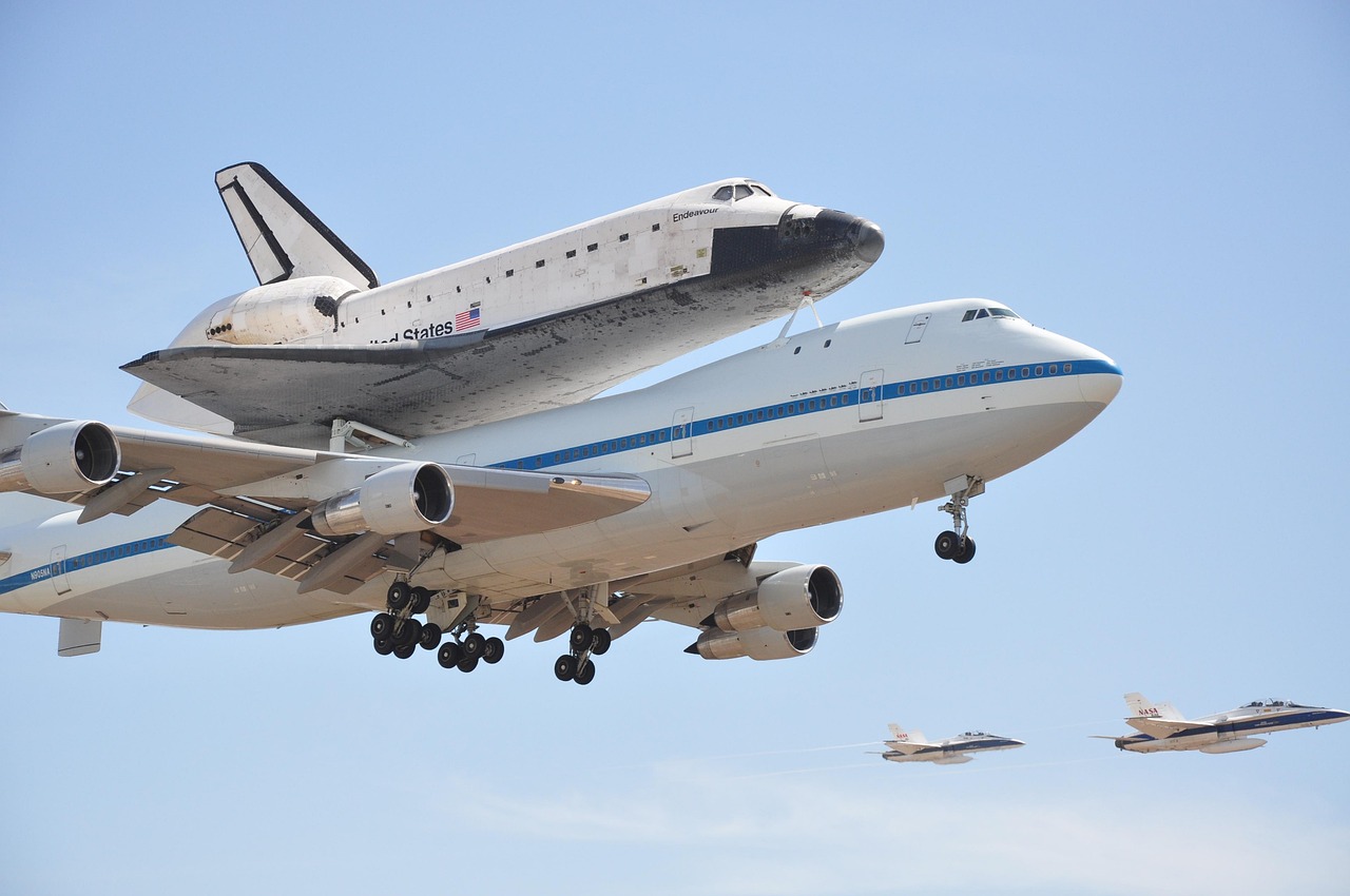 探索航空技術(shù)革新，最新飛機(jī)與未來(lái)展望
